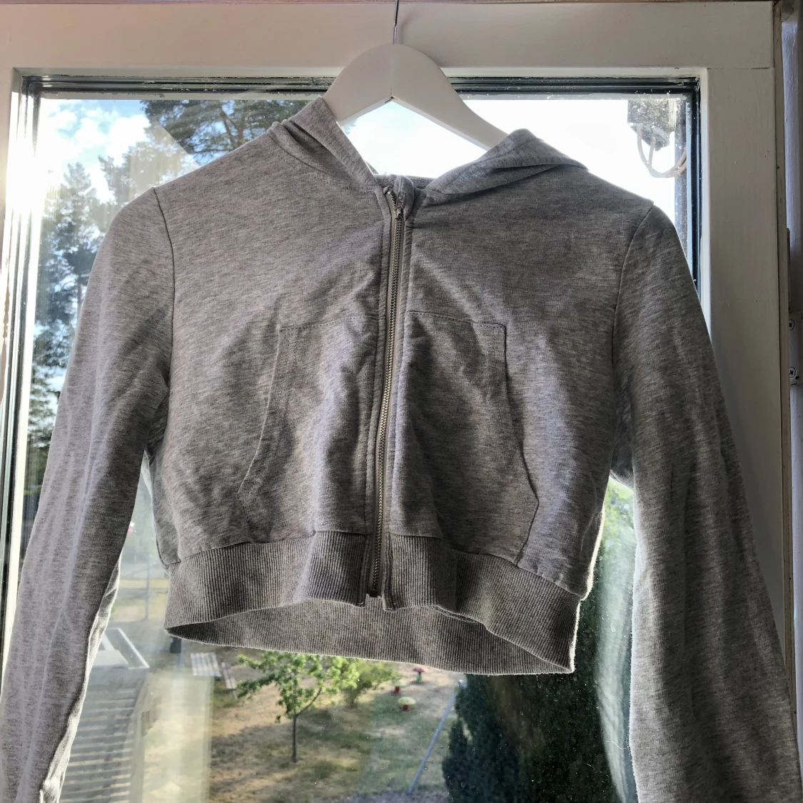  en grå kofta  - 90