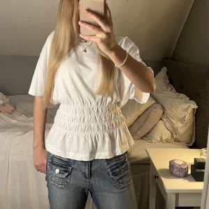 Blus - Superfin tröja som är slutsåld på hemsidan! Storlek L men passar S-M också