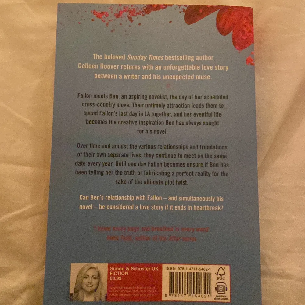 Min favvo bok November 9 av Colleen hoover, säljer pga har två st. Fint skick helt ny. Språket är på engelska . Övrigt.