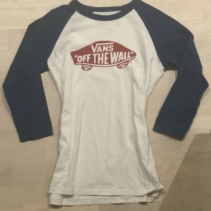 Långarmad t-shirt - Vans tröja vit och mörkblå