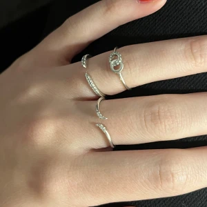 Ringar i silver  - Ringar i äkta silver (se märker på sista bilden) från guldfynd, inga defekter. Skriv vid frågor 💕