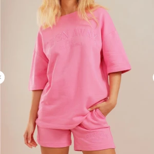 Mjukisset Chiquelle - Mjukisset i storlek XS (oversized passar upp till M) från chiquelle. 