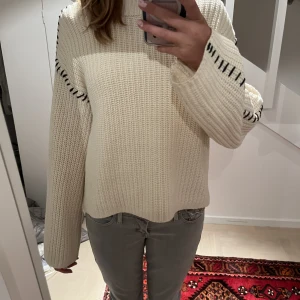 Stickad tröja - Super fin! Typ inte andvänd! 
