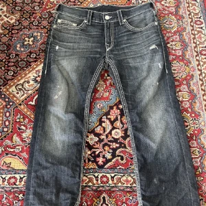 True religon jeans - feta trueys som inte e så använda o strl 34🐺😈😈  Tar emot byten också!! (Möts bara upp) ———>(Stockholm)