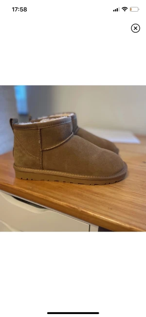 Helt nya uggs chestnut - Helt oandvända uggs i färgen chestnut
