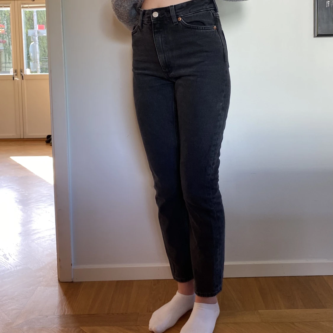 Gråsvarta jeans - Monki  - 90