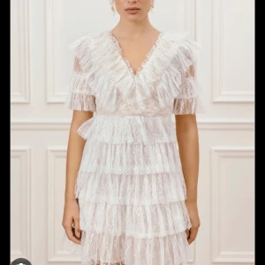 By malina sky dress - By malina sky dress använd 10min