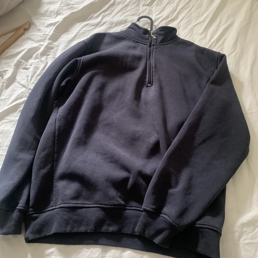 Very good condition. Oversized. . Hoodies.