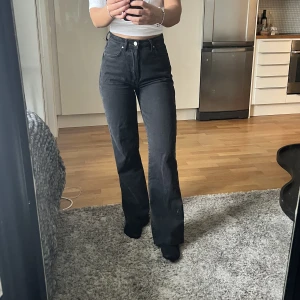 Raka jeans - Superfina! Storlek 27/32 men passar mig som brukar ha 25/30 ❤️