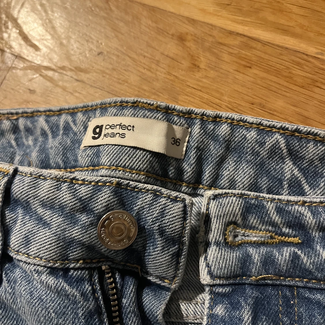 Blå jeans från Gina  - 91