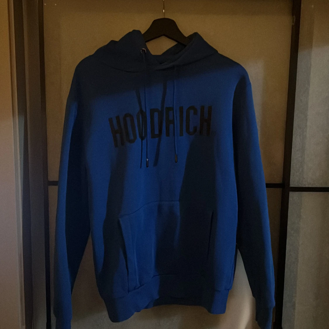 Hoodrich blå hoodie