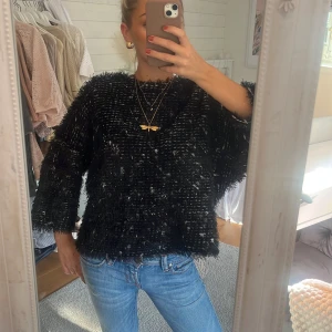 Stickad trekvartsärm tröja  - As snygg stickad trekvartsärm tröja!!😍😍