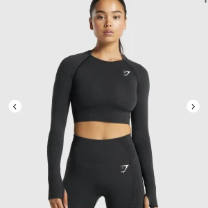 Gymshark träningströja  - Svart träningströja från gymshark i storlek S 💪🏼 