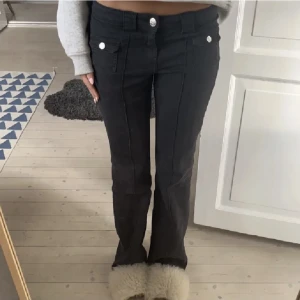 Hm byxor  - Säljer dessa super snygga hm byxor då jag har flera 