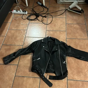 Oversized skinnjacka  - Skinnjacka 