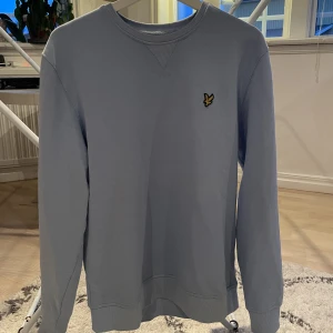 Herr tröja  - Ljusblå super fin herr tröja, inga defekter 