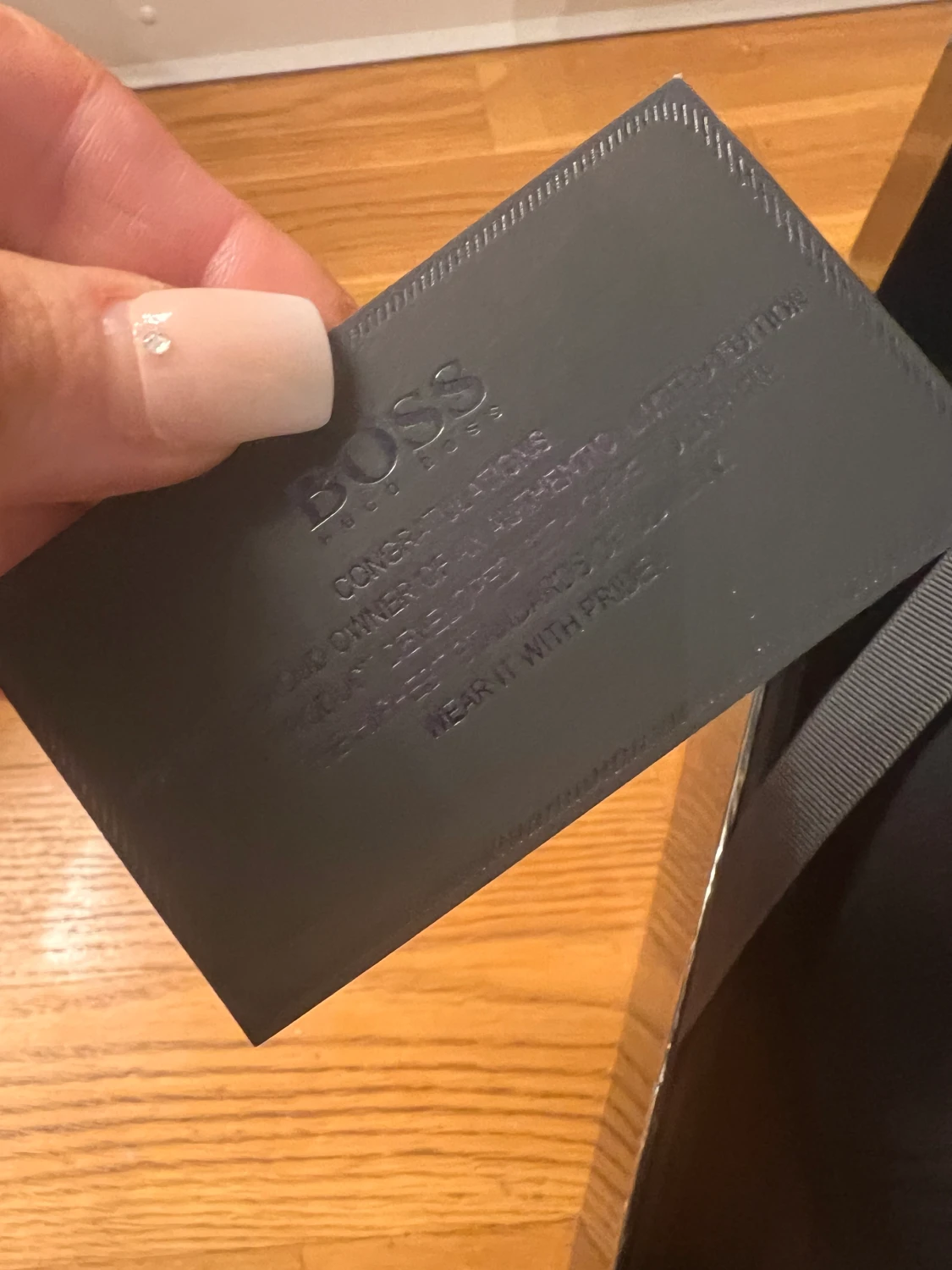 Hugo boss keps med safir stenar/diamanter  - 90