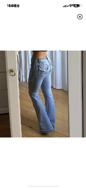 Miss posh jeans💘 - Så himla snygga jeans från miss posh som tyvärr inte passa mig. Midja 78 cm och innerbenslängd 81 cm.💕
