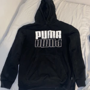 Puma hoodie - Bra skick 