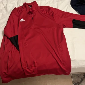 Adidas kofta - Adidas kofta röd