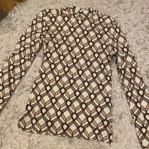 Tröja  - Helt ny tröja , prislapp kvar! 