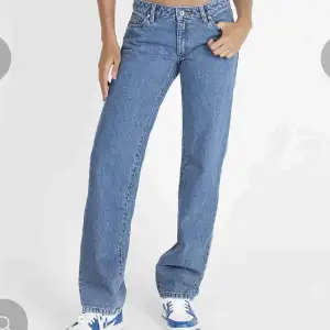 Abrand jeans, storlek 23  Nypris 1000 säljer dom för 500kr inklusive frakt då dom är i nyskick❤️Hör av er om ni har någon fråga!