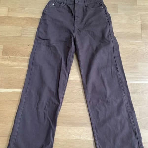 Adalae jeans - Jeans från märket Adalae i bra skick. Fin färg till hösten. Hör av er vid frågor!