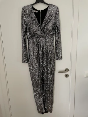 Balklänning/festklänning  - Klänning