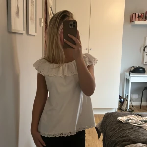 Ralph Lauren tröja  - Säljer min fina Ralph Lauren tröja som aldrig har kommit till användning, den är i nyskick och har inga defekter 💗 Köparen står för frakten💓