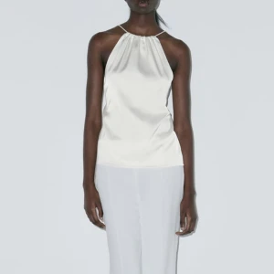 zara topp - jättefin topp från zara, knyts i ryggen