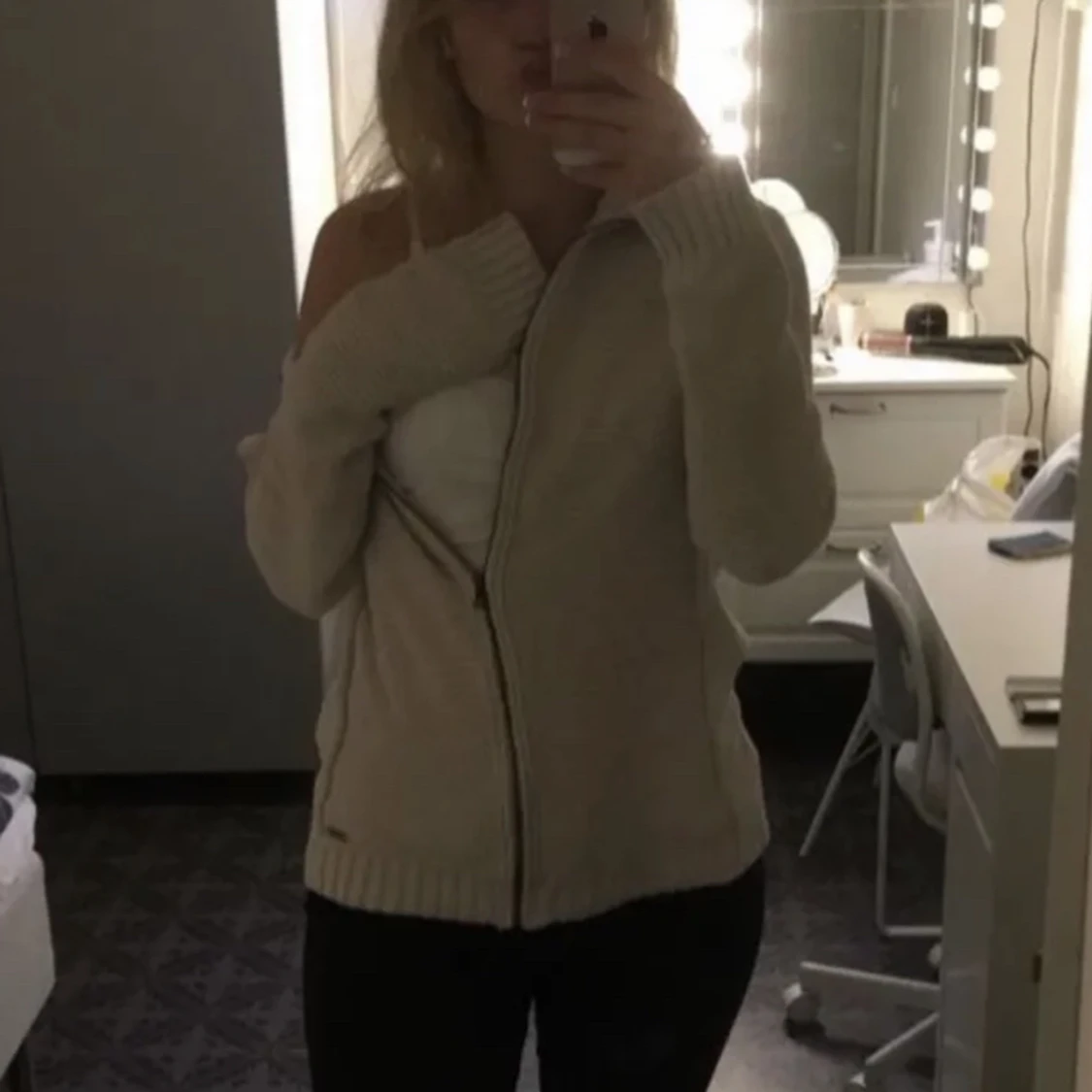 Beige kofta med dragkedja - 91