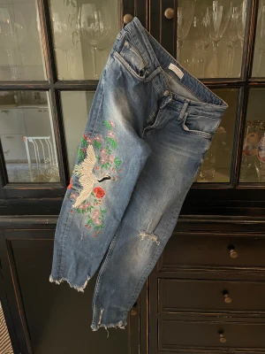 Zara jeans  - Sparsamt använda 
