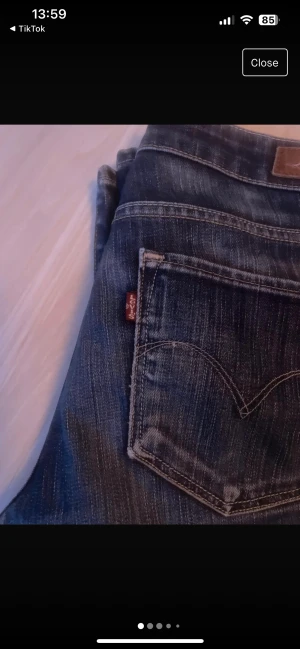 Levi’s Jeans - Säljer dessa jättefina jeans då de är för små för mig! 