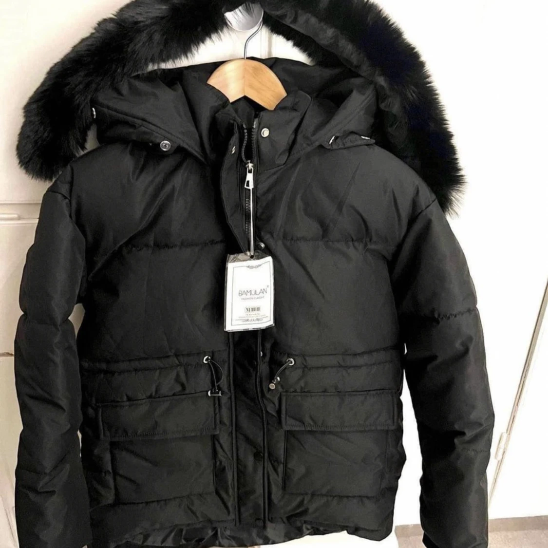 Helt ny vinterjacka med prislapp på