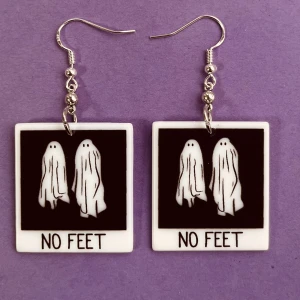 No feet örhängen 💜 - Nickelfria krokar och fri frakt 💜