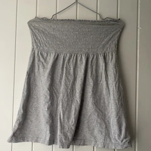 Grå topp - Enkel top till allt, stretch tyg✨