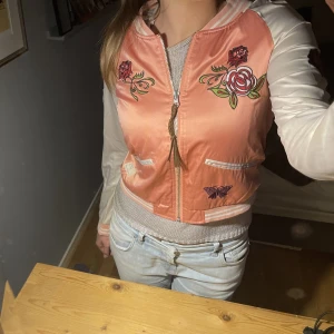 Bomberjacka - Superfin bomber jacka från Odd Molly i nyskick!!💘💘