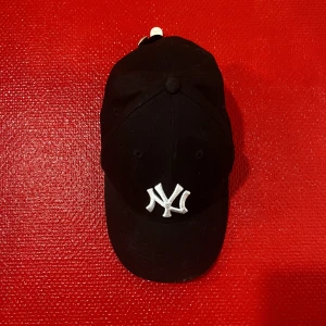 New Era - Justerbar New Era keps 🧢. Använt en gång