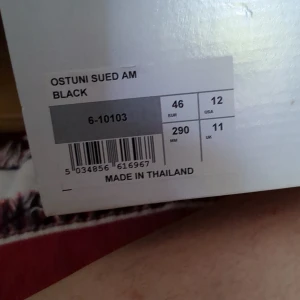 Skor Ellesse Ostuni Sued Am - Fel storlek helt oanvända inköpta London så feeta