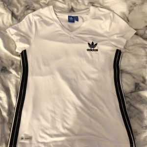 Adidas tröja - Säljer eftersom den aldrig används