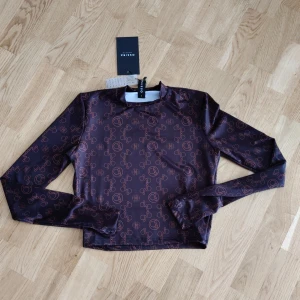 Wow top  - Ny top. Fel storlek 