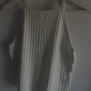 Gullig topp  - Super fin vit top. 