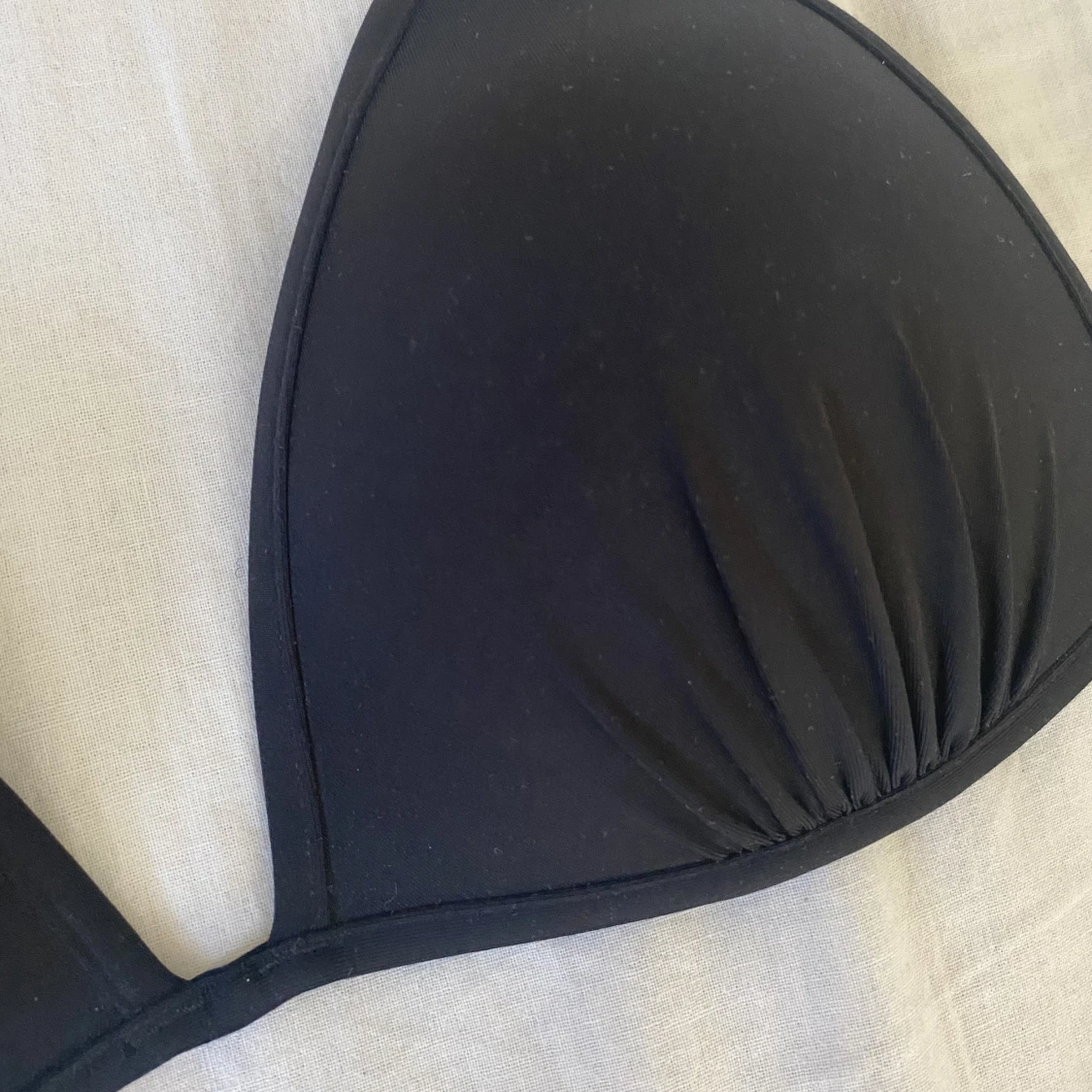 Svart bikiniöverdel - 90