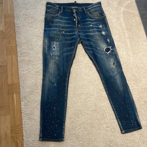 Dsquared2 Jeans  - Nyskick, sparsamt använda. Storlek 50