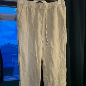 Byxor  -  Annellånga byxor i fint skick! 