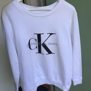 Oanvänd sweatshirt Calvin Klein - Helt oanvänd sweatshirt från Calvin Klein, inköpt 2017. Storlek M.