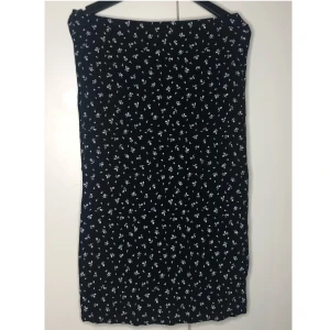 Midikjolar Brandy Melville  - - Oanvändbar, köpte utomlands kan inte lämna tillbaka