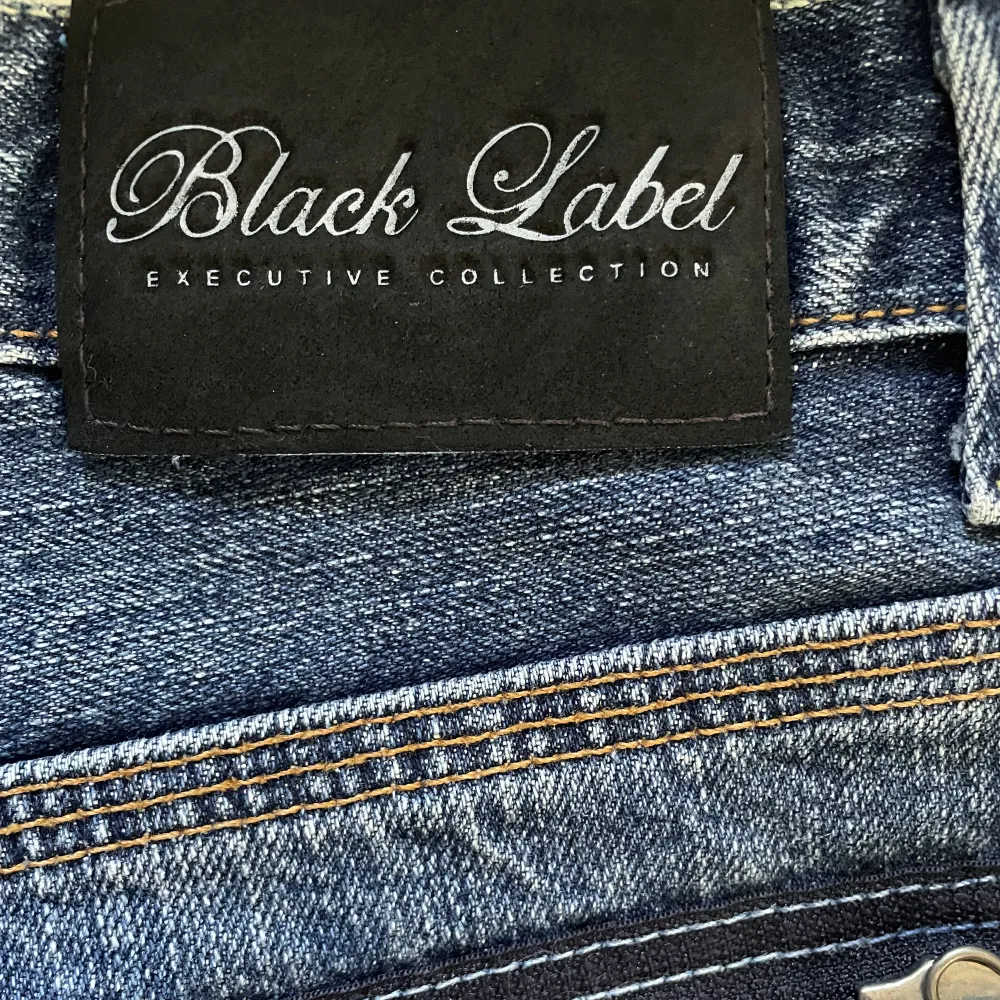 Baggy jeans från black label.. Jeans & Byxor.