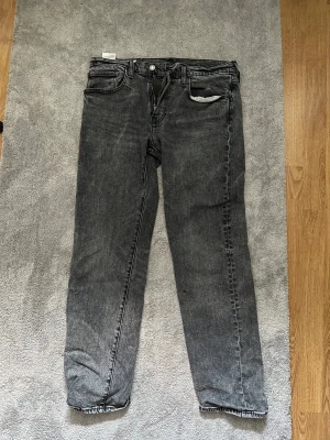 Levis jeans - Säljer nu mina feta Levis 502or. 