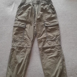 Bra pris  - Säljer för 15kr storlek 140-XS 